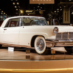 Elvis Presley y la historia de su Lincoln pintado con lápiz labial