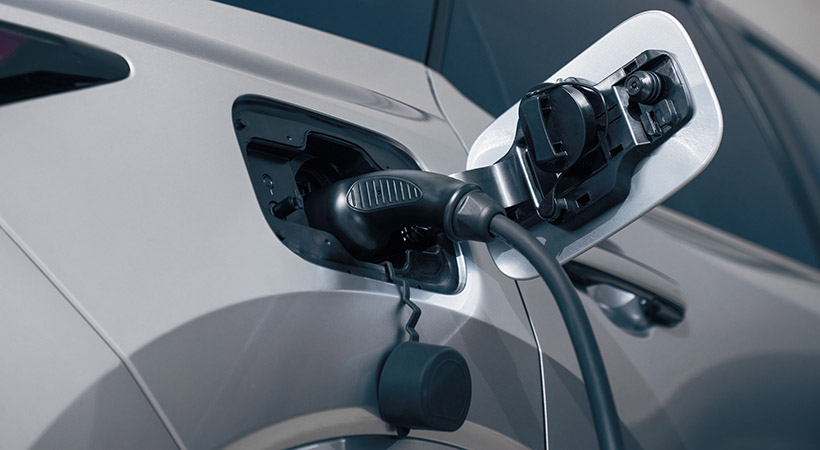 El aspecto más importante de este modelo es, por supuesto, su conjunto motriz compuesto por un motor de 4 cilindros en línea de 2.5 litros, una batería de alta capacidad y un motor eléctrico. Foto: Lexus