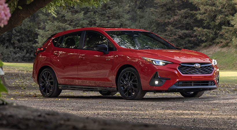 En el Impreza RS 2024, el motor bóxer de 4 cilindros y 2.5 litros entrega 182 caballos de fuerza a 5,800 rpm y 178 lb-pie de torque.  Foto: Subaru