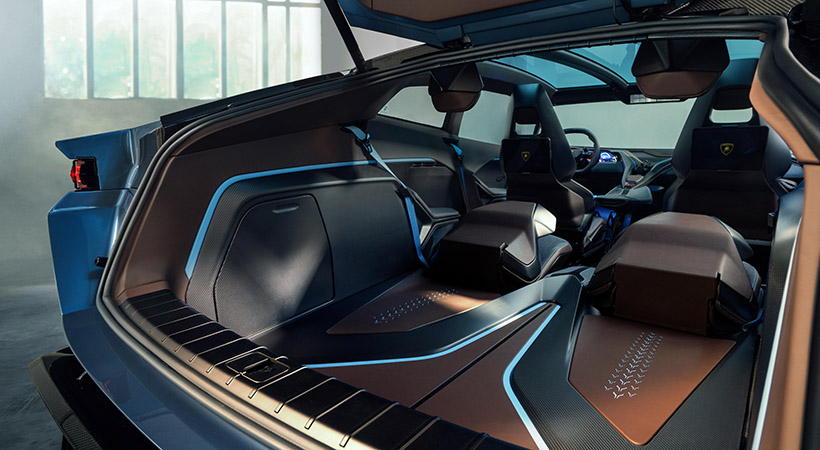 La cajuela cuenta con amplio espacio. Foto: Lamborghini