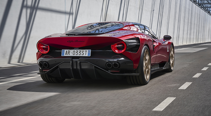 Basado en el Maserati MC20, este automóvil incorpora un chasis monocasco de fibra de carbono. Foto: Alfa Romeo