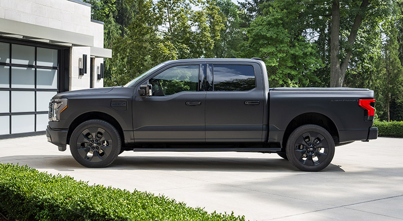 Al igual que el modelo sobre el cual se basa, esta camioneta incluye de serie el paquete de baterías de rango extendido. Foto: Ford