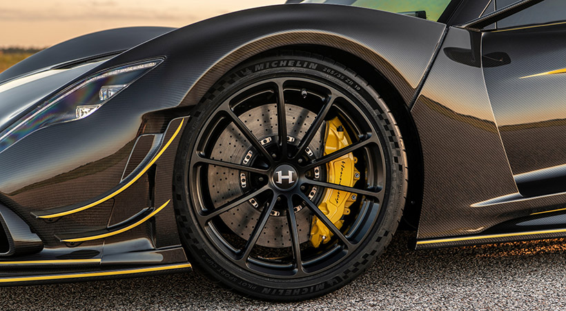 Los rines son de aleación. Foto: Hennessey