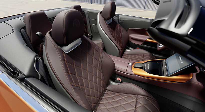 La mejora Manufaktur incluye cuero Nappa Mystic Red/Black cosido a mano con costuras en contraste naranja para el habitáculo. Foto: Mercedes-AMG