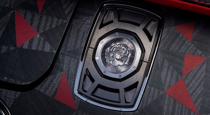 En el tablero tenemos uno de los detalles más impresionantes del auto: un reloj Audemars Piguet Royal Oak concept Split-Seconds Chronograph GMT Large Date. Foto: Rolls-Royce