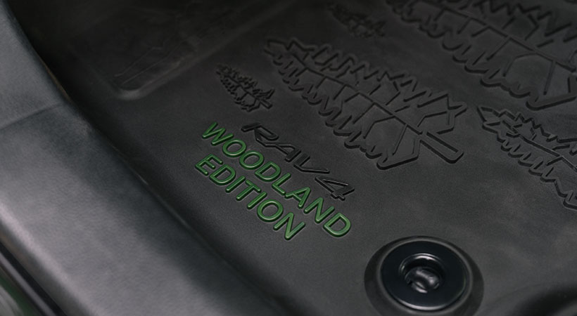 Esta versión también incluye tapetes de uso rudo. Foto: Toyota