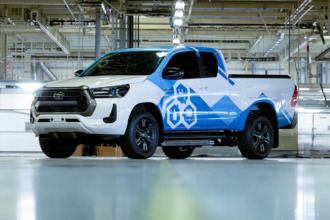 Toyota presenta una Hilux impulsada por hidrógeno