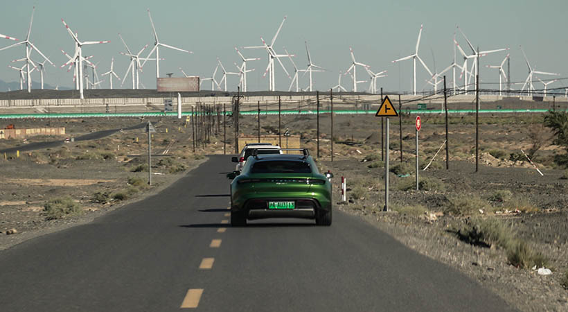 Al carecer de un motor de combustión interna que requiere aire para un óptimo funcionamiento, el Taycan Cross Turismo sufrió menos con los cambios de altitud. Foto: Porsche