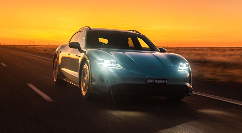 Los fabricantes de vehículos eléctricos suelen ofrecer actualizaciones de software . Foto: Porsche