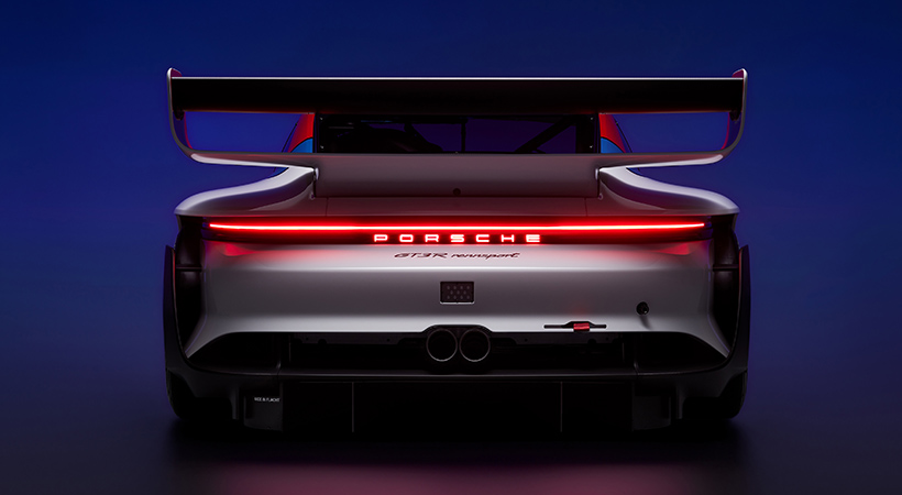 La firma de Zuffenhausen echa mano de una transmisión secuencial de 6 marchas con relaciones de cambio adaptadas al circuito de Daytona para mejorar la velocidad. Foto: Porsche