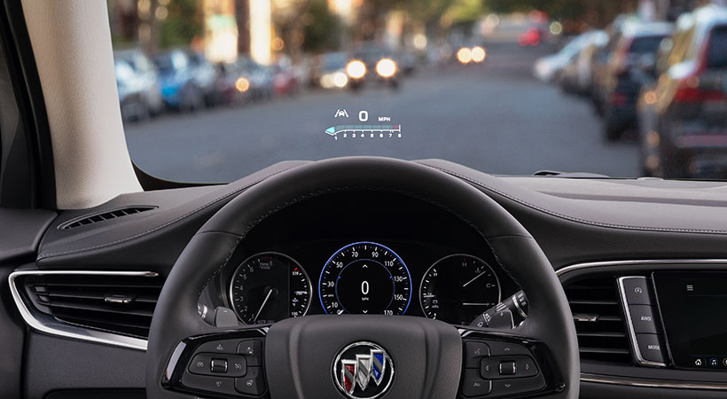 El modelo que maneujamos cuenta con head-up display de serie. Foto Buick