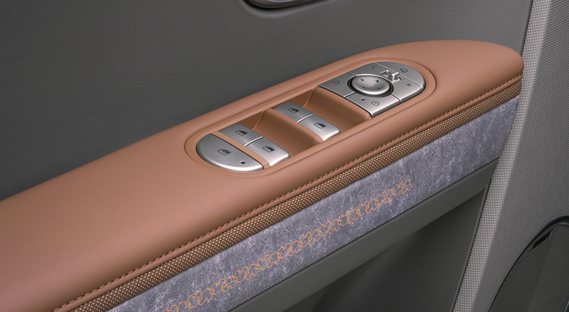 En las tapas de las puertas encontramos un curioso patrón con la efigie del ratón Miguelito. Foto: Hyundai