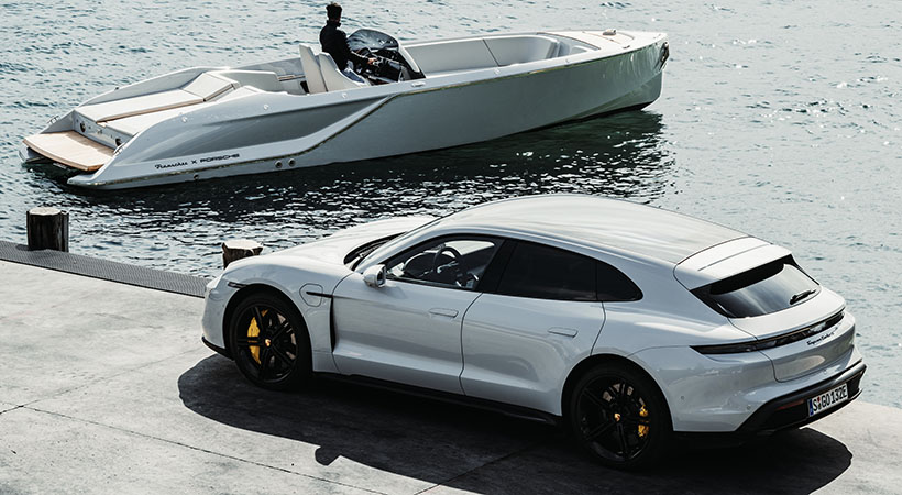 Tanto el motor como la batería están colocados en la sección posterior del bote, justo debajo del área de descanso. Foto: Porsche