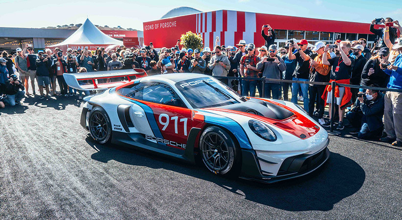 Uno de los momentos más emocionantes durante la séptima edición de la Rennsport Reunion fue la presentación del Porsche 911 GT3 R rennsport. Foto: Porsche
