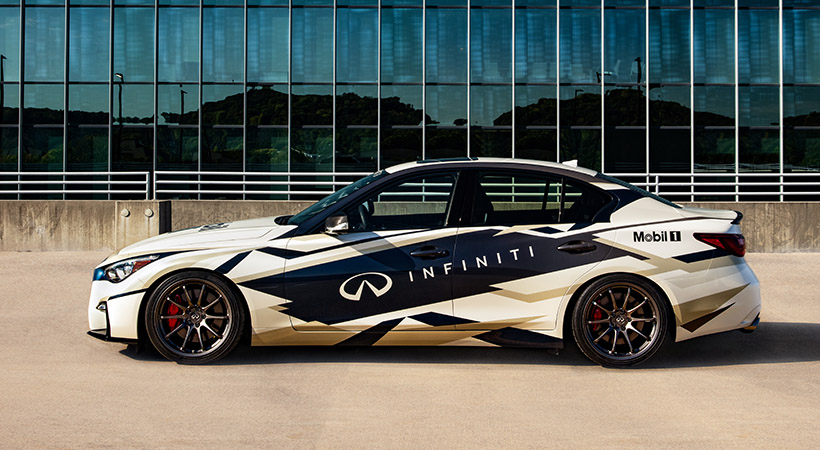 Infiniti Q50 Red Sport 400 cuenta con gráficos especificos en la carrocería. Foto: Infiniti