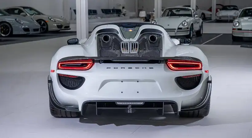 Entre 2013 y 2015, se fabricaron un total de 918 unidades de un automóvil que solo estaba disponible para los clientes más selectos de Porsche. Foto: RM Sotheby´s