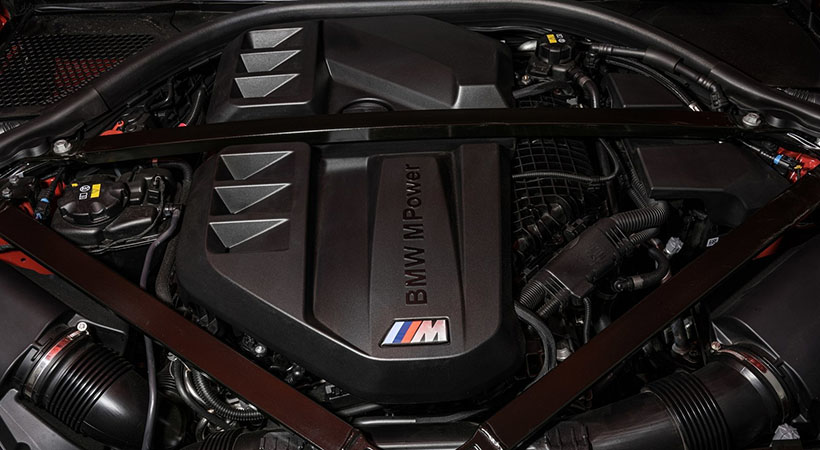 El BMW M2 2024 está impulsado por un motor de seis cilindros turboalimentado de 3.0 litros que produce 453 caballos de fuerza y 406 libras-pie de torque. Foto: BMW