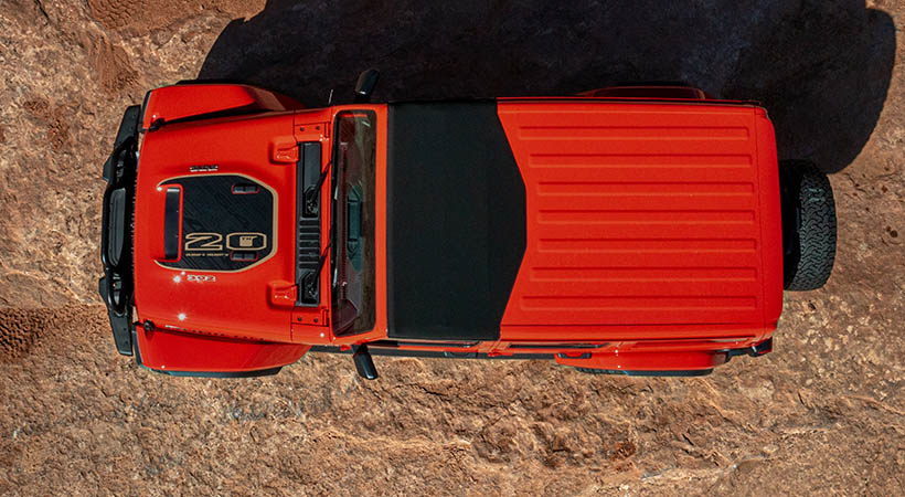 Sobre el capó tenemos un gráfico alusivo a esta edición especial. Foto:  Jeep