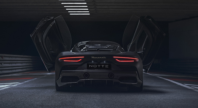 La principal característica de este auto es su acabado oscuro. Foto: Maserati