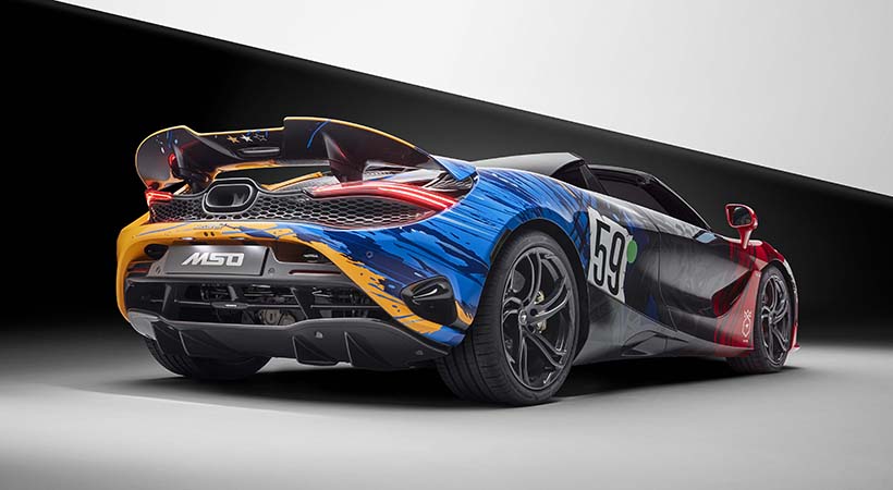 Los rines, acabados en negro satinado, contrastan con las pinzas de freno tricolor: rojo, azul y dorado. Foto: McLaren