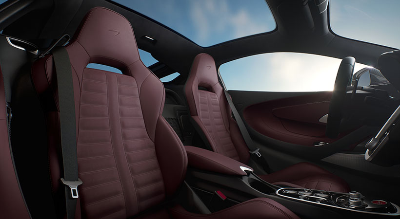 Gran parte de esta disminución se debe a la adopción de un nuevo panel de techo fabricado con fibra de carbono reciclada. Foto: McLaren