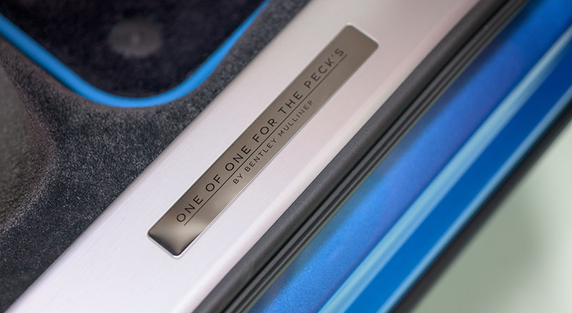 Para añadir un toque personalizado, en los umbrales de las puertas tenemos las placas grabadas con la leyenda 