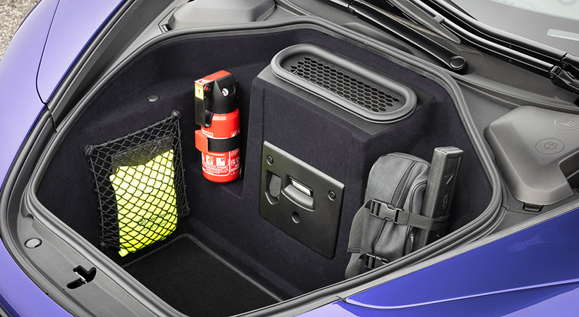 Al frente tenemos un limitado espoacio de almacenaje. Foto: McLaren 