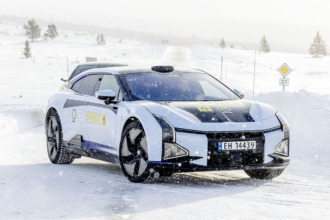 El HiPhi Z logra superar la barrera de las 300 millas en condiciones bajo cero