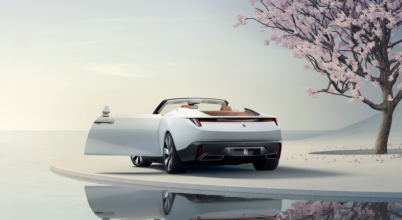 Rolls-Royce Arcadia Droptail: Elegancia atemporal y opulencia pura en cada detalle.