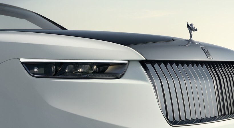 Rolls-Royce Arcadia Droptail: Elegancia atemporal y opulencia pura en cada detalle.