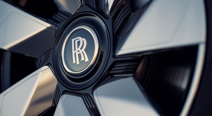 Rolls-Royce Arcadia Droptail: Elegancia atemporal y opulencia pura en cada detalle.