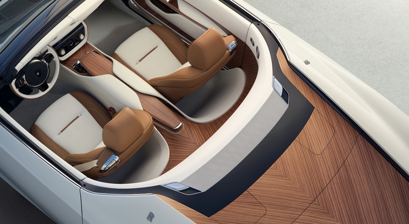 Rolls-Royce Arcadia Droptail: Elegancia atemporal y opulencia pura en cada detalle.