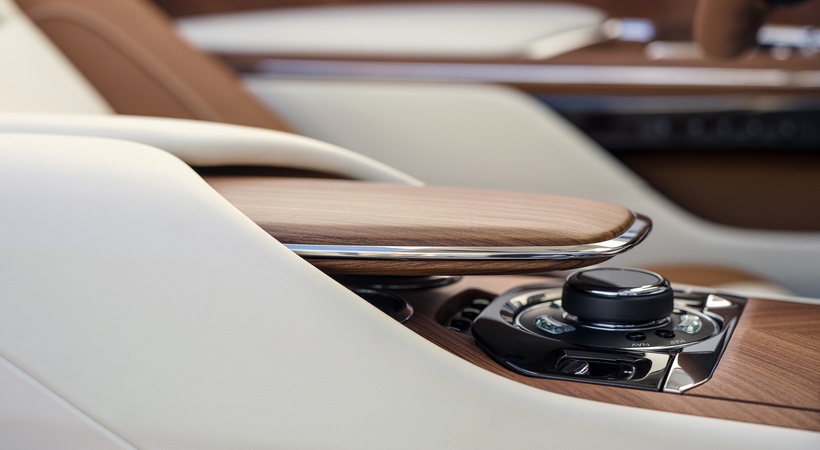 Rolls-Royce Arcadia Droptail: Elegancia atemporal y opulencia pura en cada detalle.