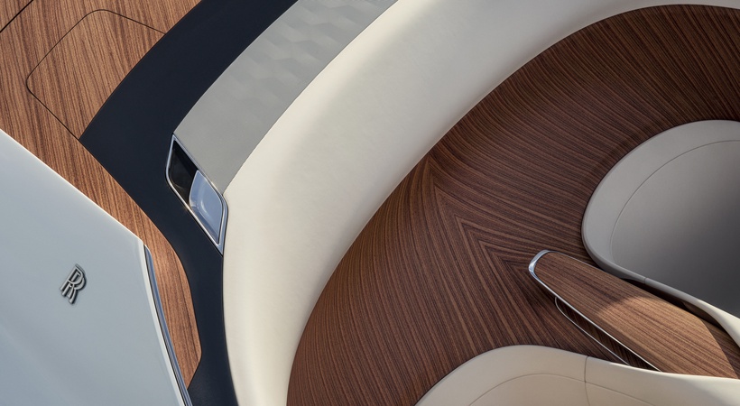 Rolls-Royce Arcadia Droptail: Elegancia atemporal y opulencia pura en cada detalle.