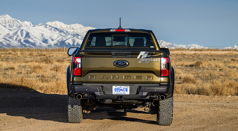 Es notoriamemnte más angosta que la F-150 Raptor. Foto: Ford