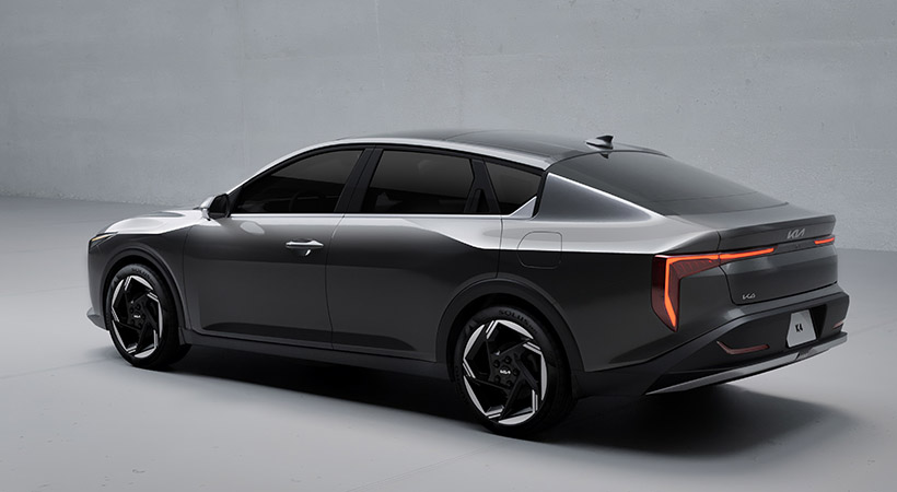 A simple vista parece que el K4 es más grande que el Forte, aunque mantiene la elegancia de un sedán, con su línea de techo inclinada. Foto: Kia