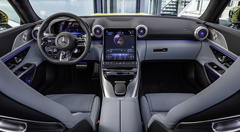 El interior mantiene el clásico confort y elegancia del modleo previo. Foto:  Mercedes-AMG