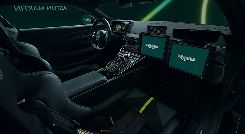 A nivel interior, el Aston Martin Vantage Safety Car cuenta con múltiples sistemas diseñados para asistir al conductor y al pasajero. Foto: Aston Martin