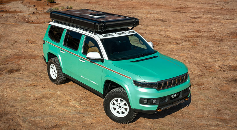 El equipo de diseño de JPP ha incorporado gráficos de madera exclusivos en los laterales de la carrocería. Foto:  Jeep