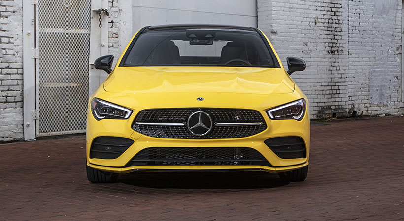 Al frente destaca la enorme parrilla con el inconfundible logotipo de la estrella. Foto: Mercedes-Benz