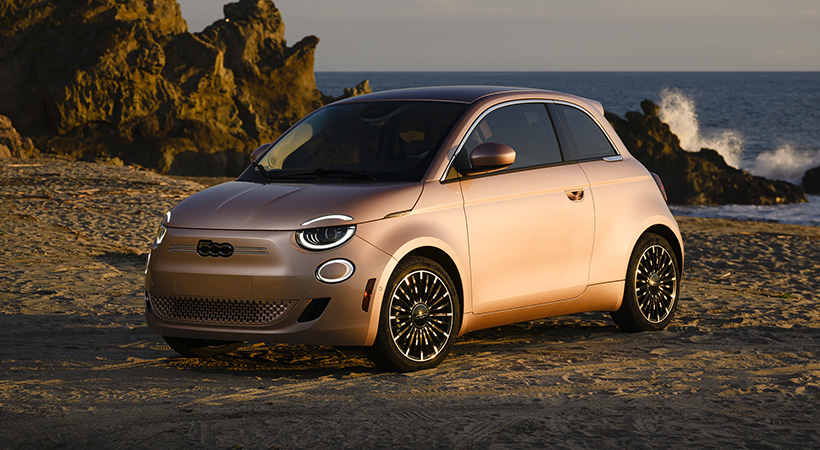 Este ejemplar destaca por el color rosa dorado de la carrocería, específicamente diseñado para esta edición. Foto: Fiat 
