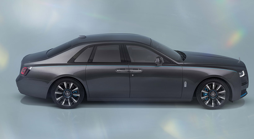 Cada pieza metálica de la carrocería fue preparada a mano por los artesanos de la marca. Foto: Rolls-Royce