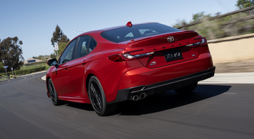 Toyota Camry 2025, uno de los finalistas de lo HMPA. Foto: Toyota