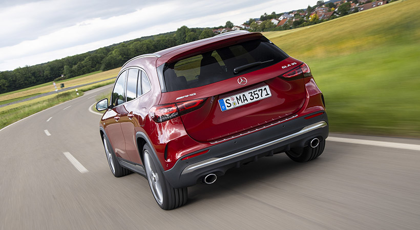 Para quienes buscan un SUV lujoso y deportivo, que no sea muy grande y que esté bien equipado, el Mercedes-AMG GLA 35 2024 es sin duda un vehículo a tener en cuenta.  Foto. Mercedes-AMG 