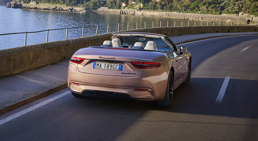 , el GranCabrio Folgore está equipado con todas las lujosas características que uno esperaría encontrar de un auto de esta categoría. Foto: Maserati