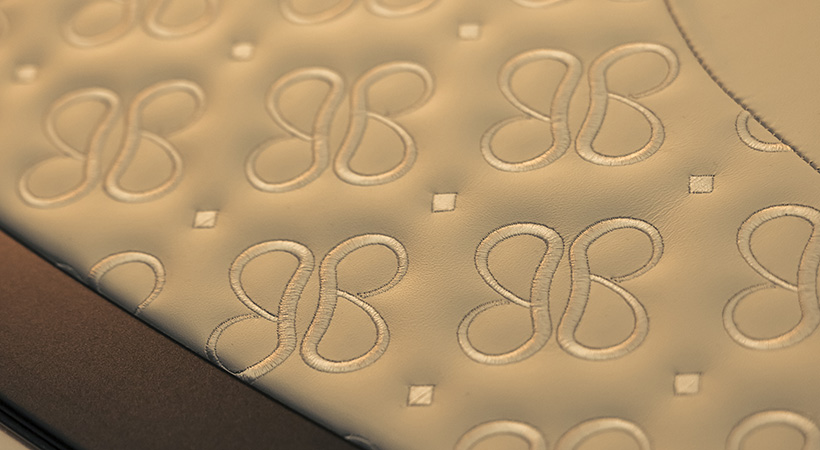 Ls costuras de la doble 