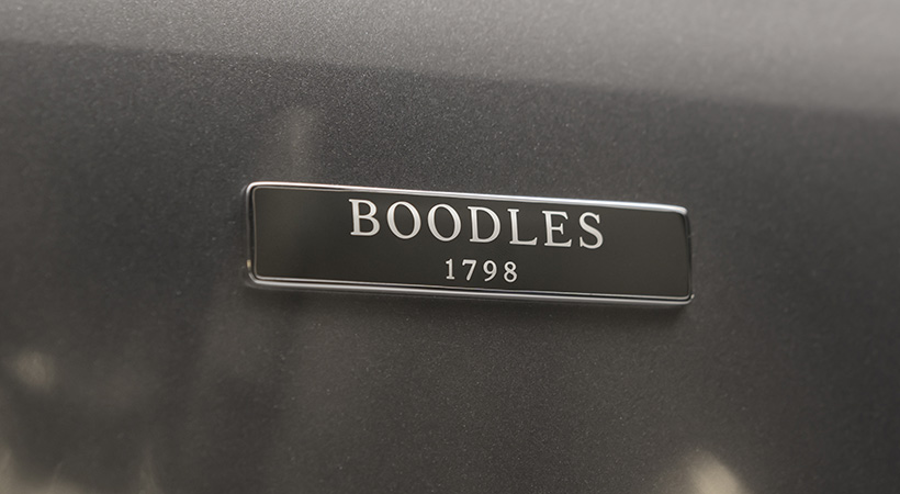 También cuenta con placas que lo dentifican como un modelo especial, Foto: Bentley