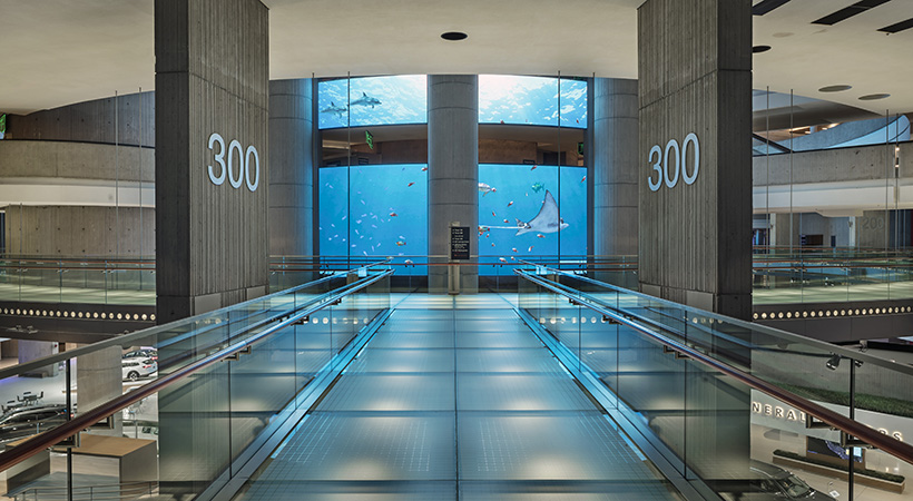 Foto del cristal circular en el Renaissance Center en 2018. Este fue parte de la inversión de $500 millones por parte del gigante automotriz. Foto: General Motors 