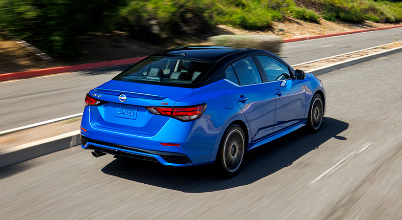 El modelo de mi prueba tenía alerón trasero, parrilla cromada oscura, rines en aleación -de 18 pulgadas- y luces LED frontales. Foto. Nissan