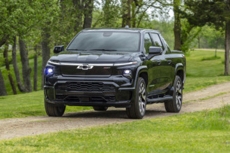 Chevrolet Silverado EV RST 2024, alto desempeño, gran autonomía y deportividad a raudales